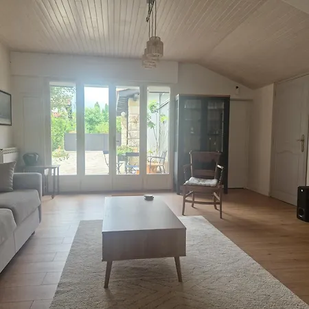 Basque Piscine Chauffee Villa *