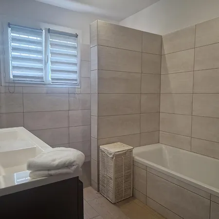 Basque Piscine Chauffee * Ascain