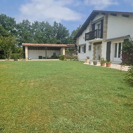 Basque Piscine Chauffee Villa