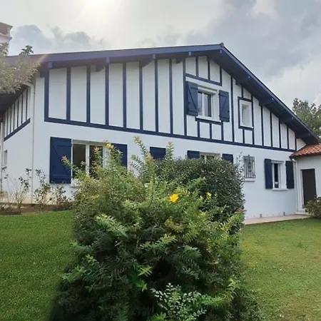 Villa Basque Piscine Chauffee Ascain