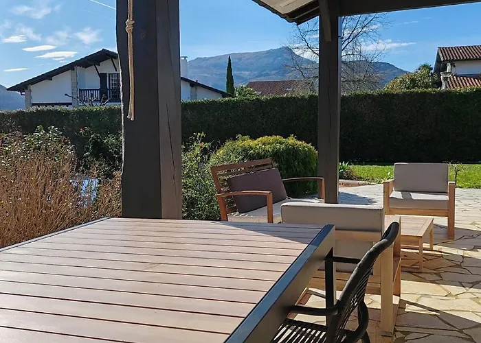 Basque Piscine Chauffee Villa