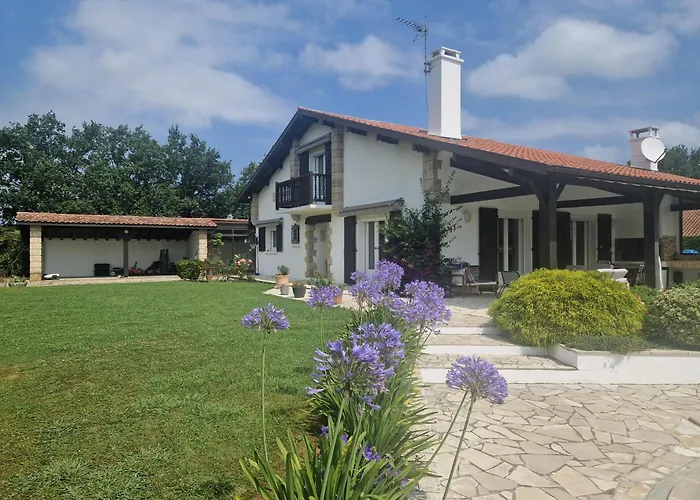 Basque Piscine Chauffee Villa *