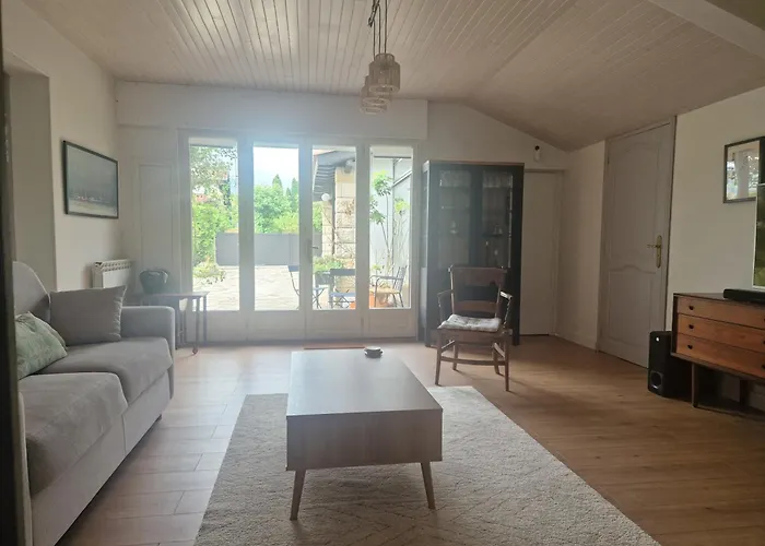 Basque Piscine Chauffee Villa *