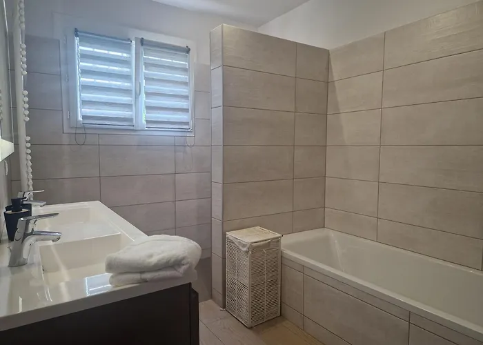 Basque Piscine Chauffee * Ascain