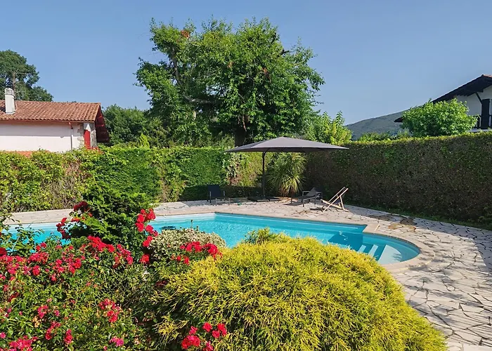 Basque Piscine Chauffee Villa *