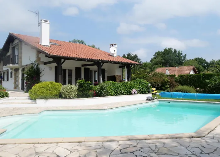 Basque Piscine Chauffee * Ascain