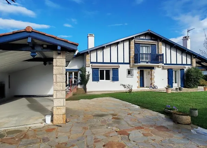 Basque Piscine Chauffee Ascain