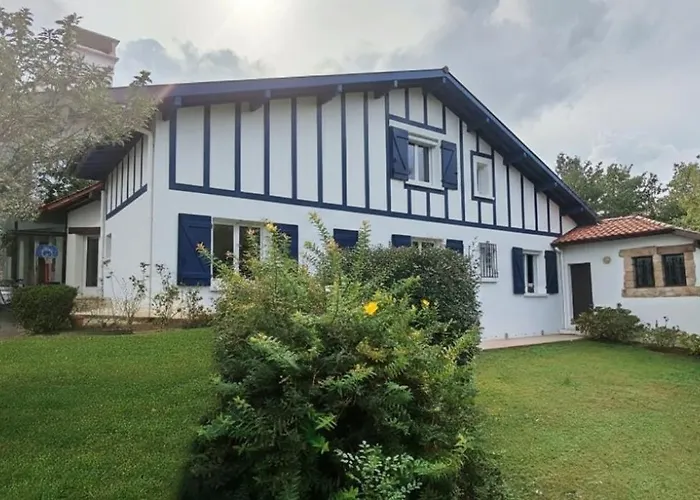 Villa Basque Piscine Chauffee Ascain
